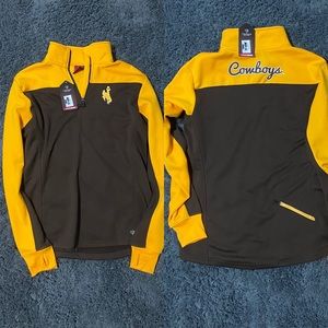 Wyoming Cowboys Pull-over NWT